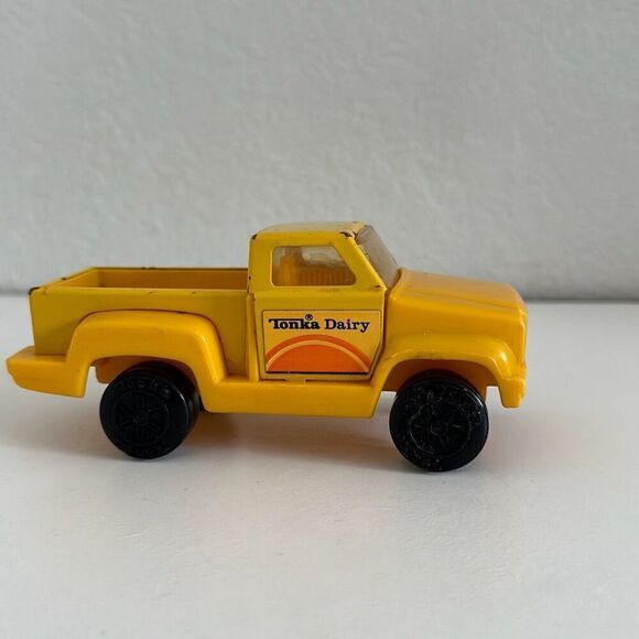 Tonia Dairy Vintage 1978 Yellow Diecast / Plastic Truck 5.5” x 2” - Picture 4 of 6